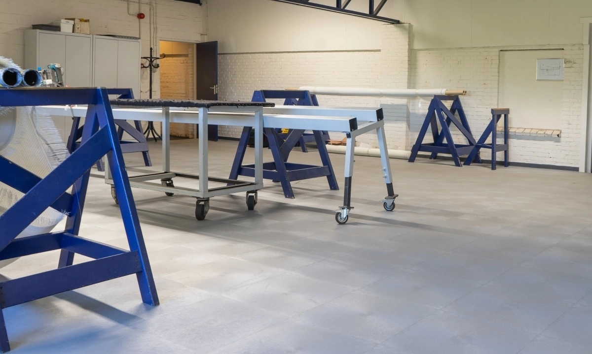 Industrievloer van PVC kliktegels: de beste keuze